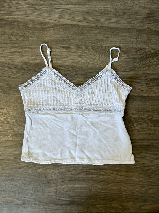 Ardene Tops - White Dainty Fitted Lace-Trim Textured Cami Tank Top